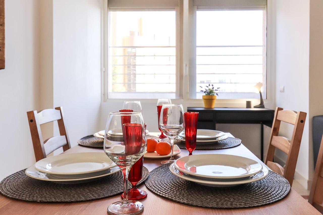 Lisbon Flower 360º - Your Lovely Flat With Pool And Parking Exterior photo