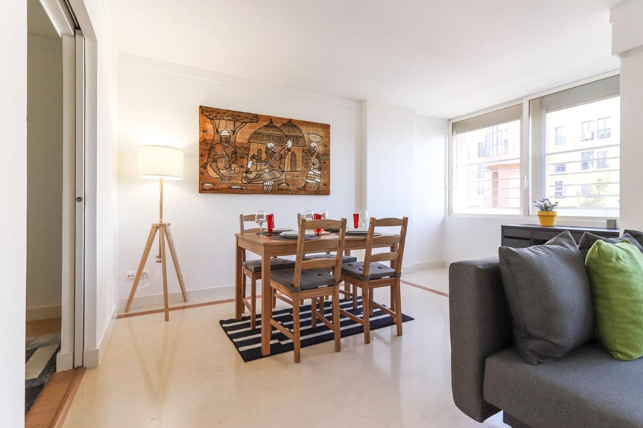 Lisbon Flower 360º - Your Lovely Flat With Pool And Parking Exterior photo