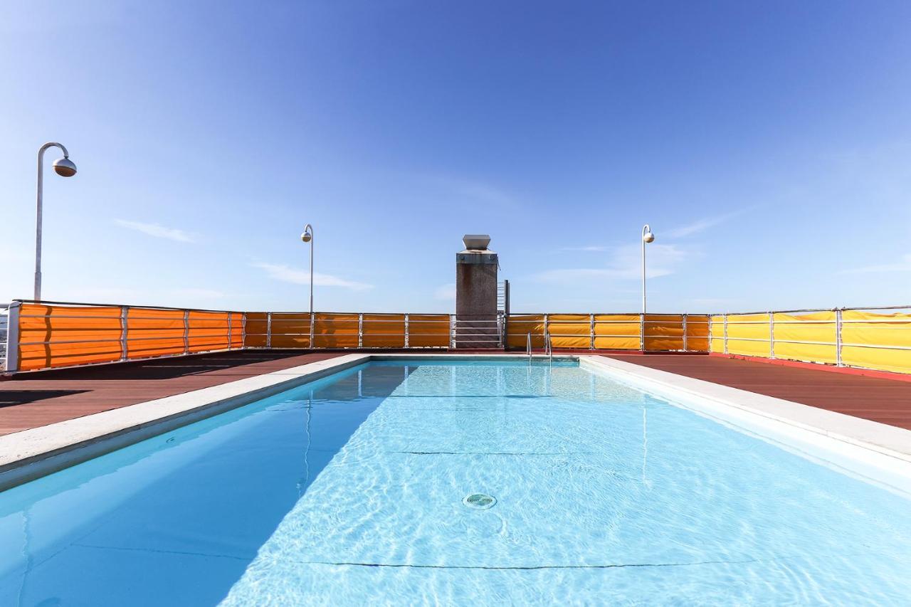 Lisbon Flower 360º - Your Lovely Flat With Pool And Parking Exterior photo
