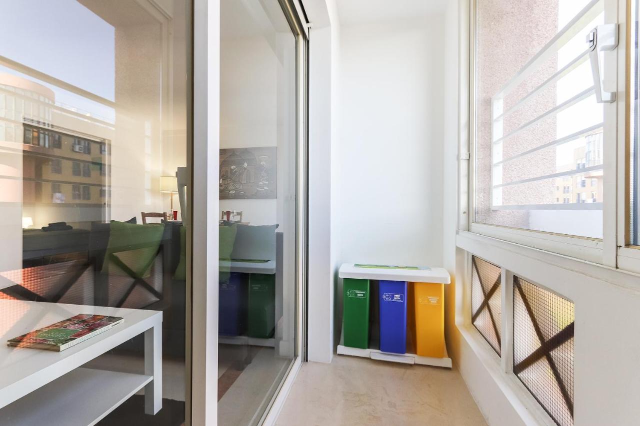 Lisbon Flower 360º - Your Lovely Flat With Pool And Parking Exterior photo